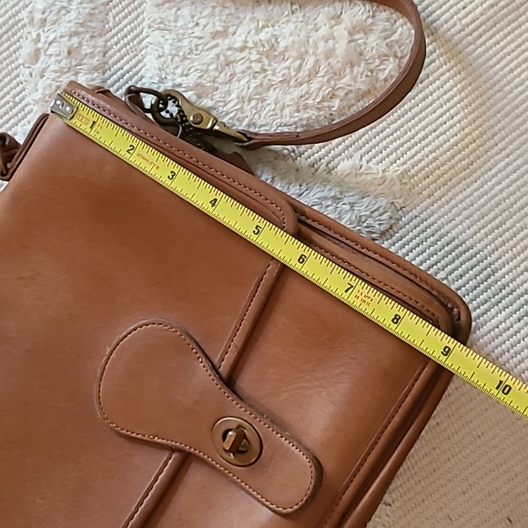 Vintage Coach tan leather Made in USA handbag with hang tag and serial number - Picture 9 of 10